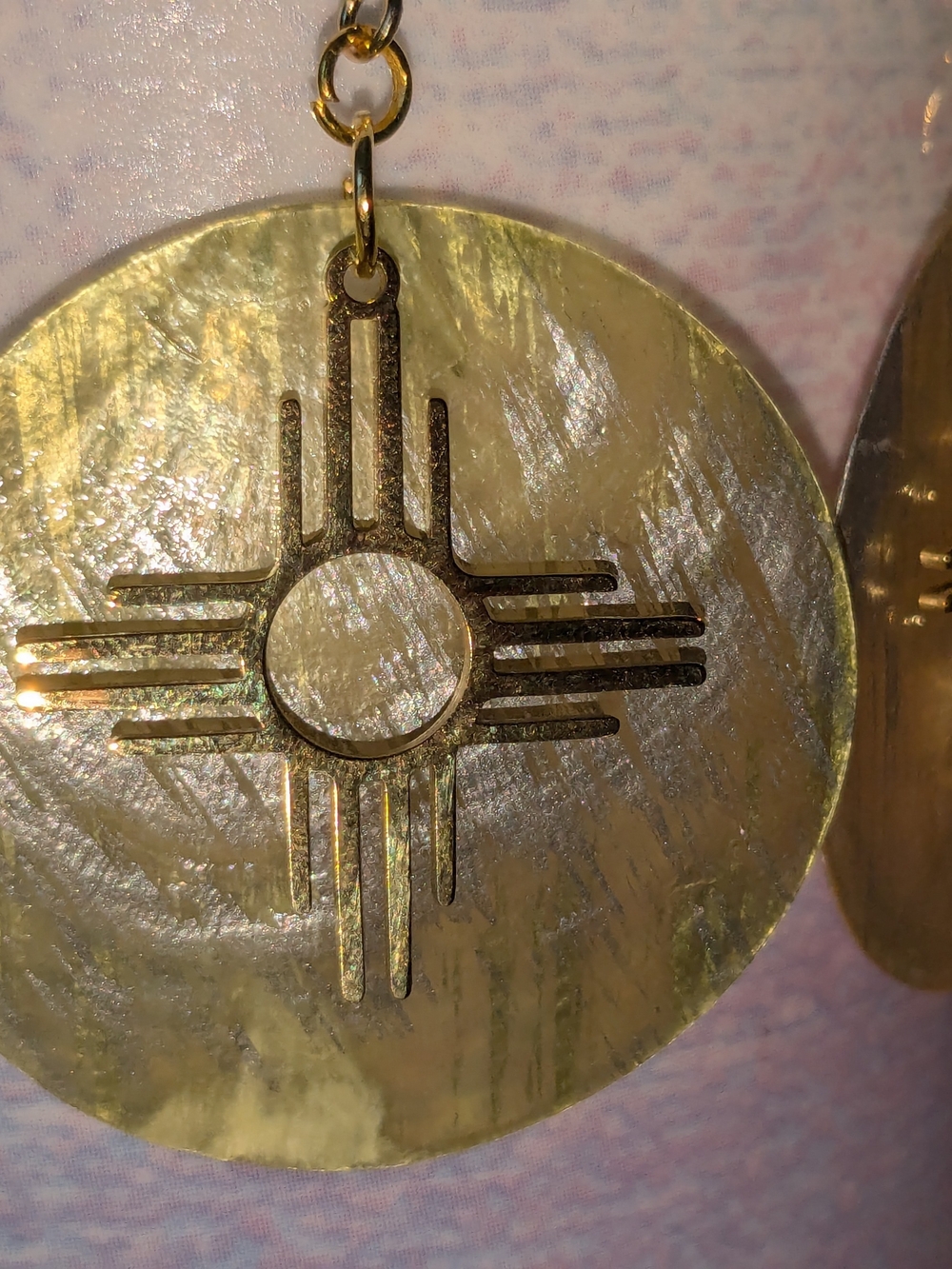 Native American Elegant Gold Zia Shell Disc Earrings - Picture 4 of 6